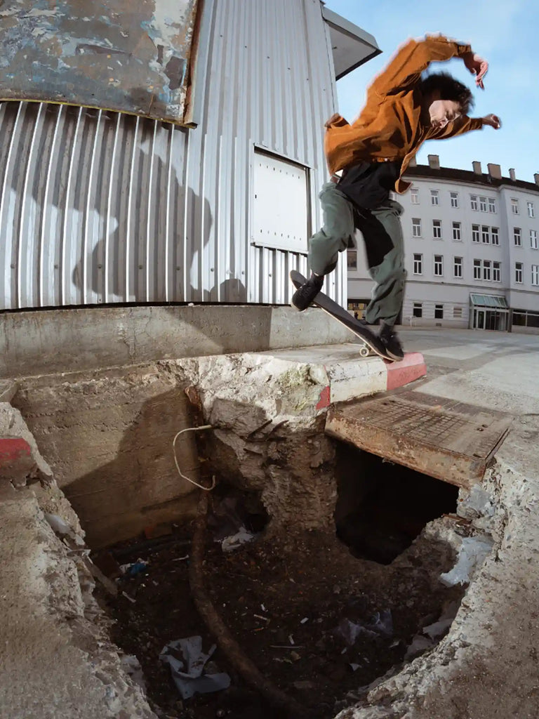 Luci Jankoschek Backside Noseblunt Slide