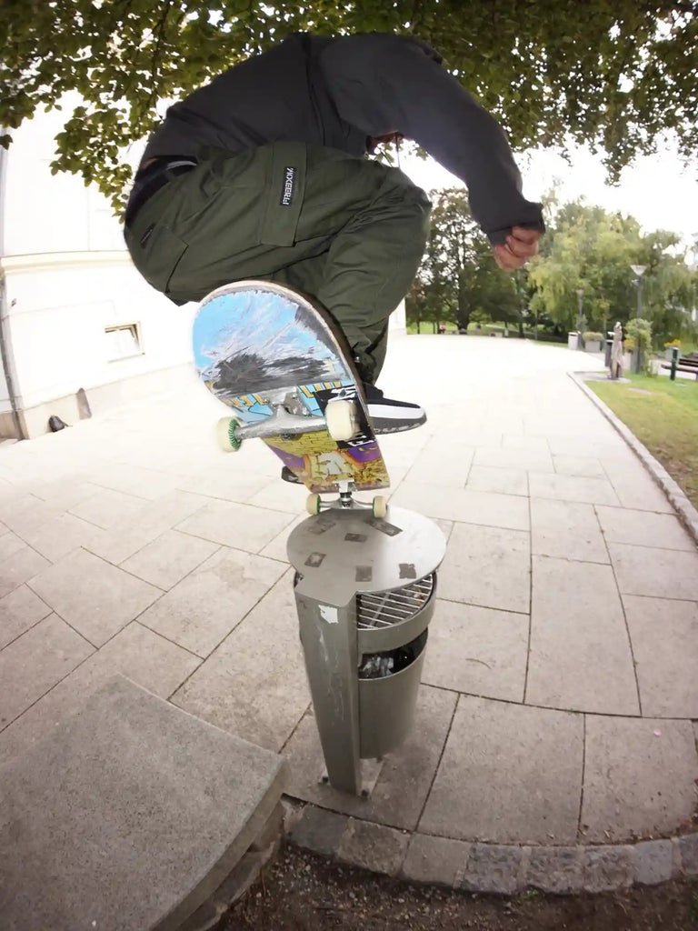 Robert Sartori Frontside Nosegrind