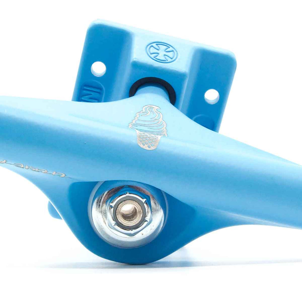 Independent 144 Lizzie Armanto Cross Stage 11 Trucks Light Blue  Independent   